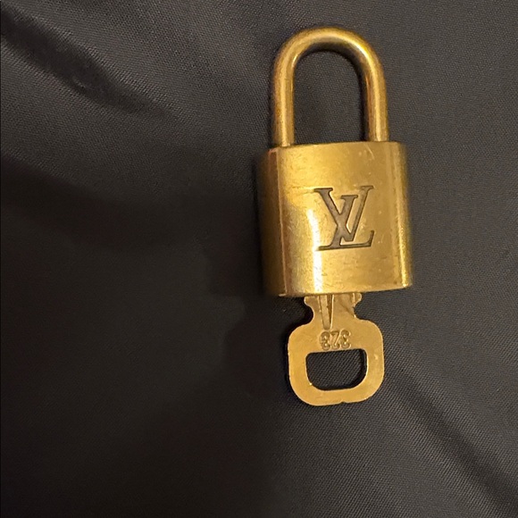Louis Vuitton Lock & Key #323 - Picture 1 of 6